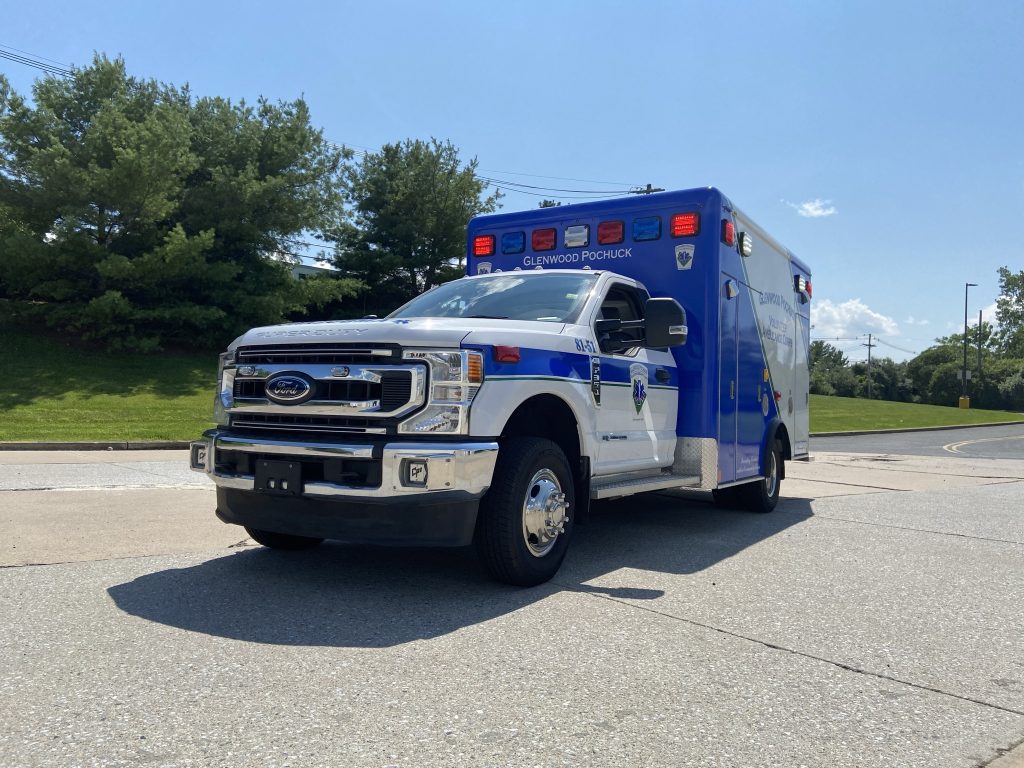 Glenwood-Pochuck-CCL150-Ambulance (1)